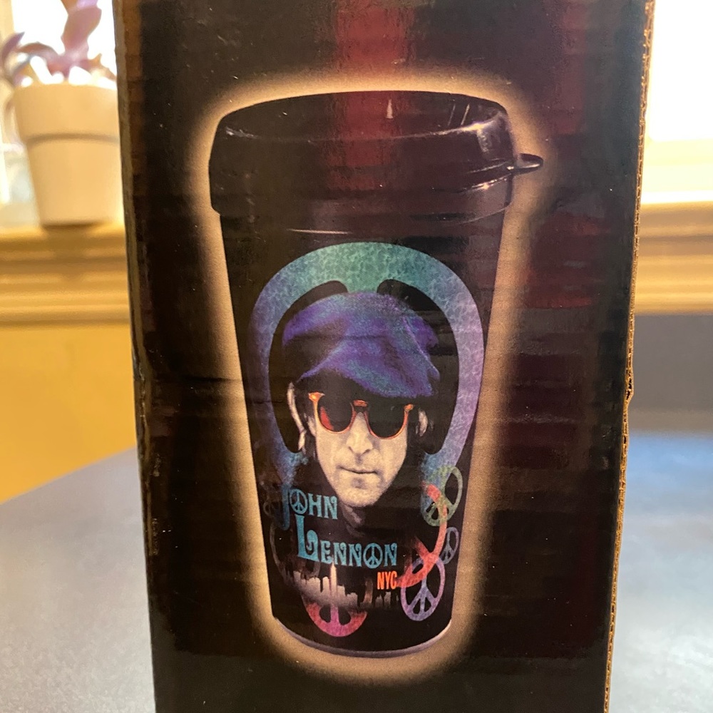 John Lennon coffee/travel mug -NEW in box